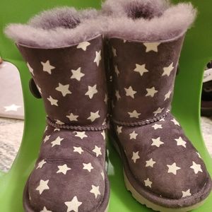 UGG Kids' K Bailey Button Stars Pull-On Boot